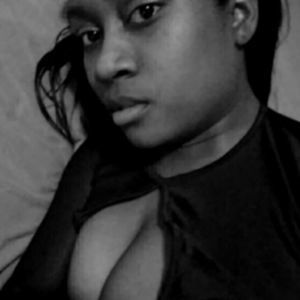 Meet your Posher, Monique